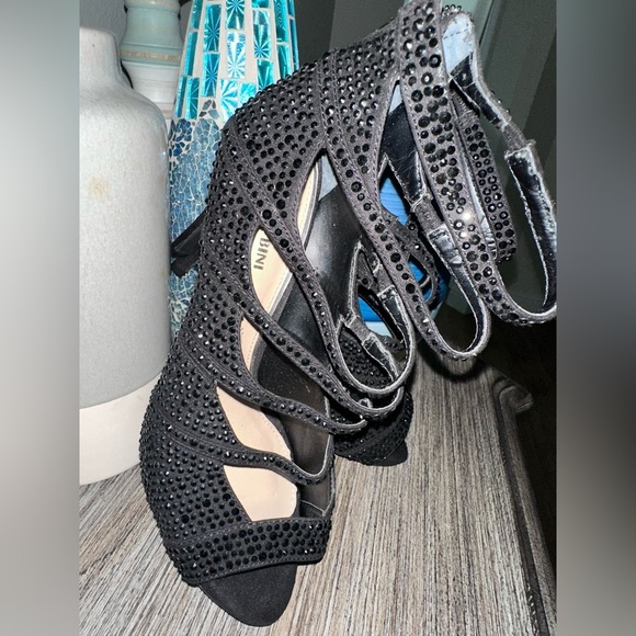 Gianni Bini Black Heels - Picture 2 of 9